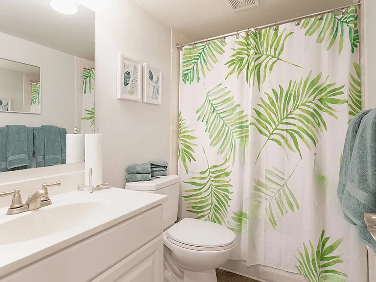 Oak Manor Apartment Homes — Photo 9