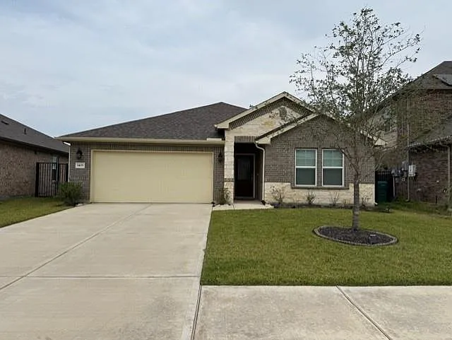 4 bed, 3.0 bath, 2070 sqft, $3,300 — Photo 1