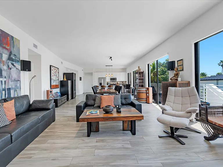 273 W Seaview Dr — Photo 22