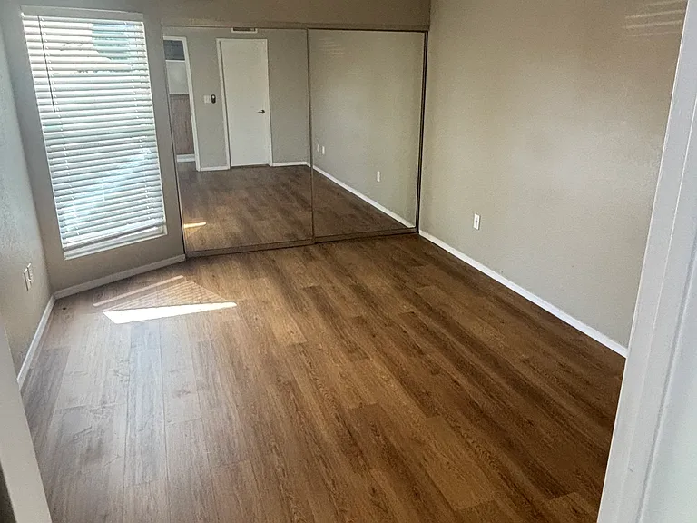 1915 S 39th St #62 — Photo 13