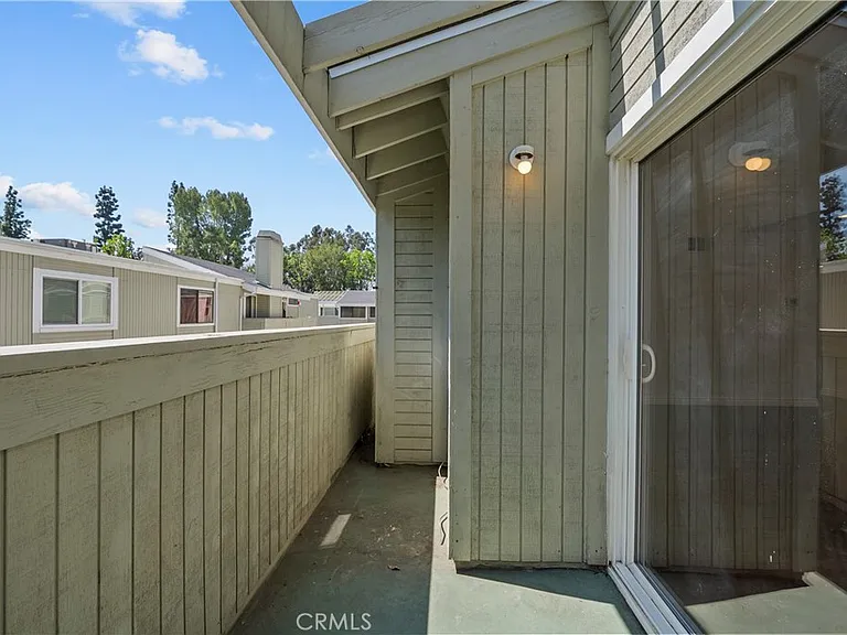 22117 Burbank Blvd #5 — Photo 22