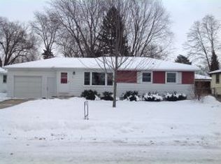 825 Mitchell St, Green Bay, WI 54304