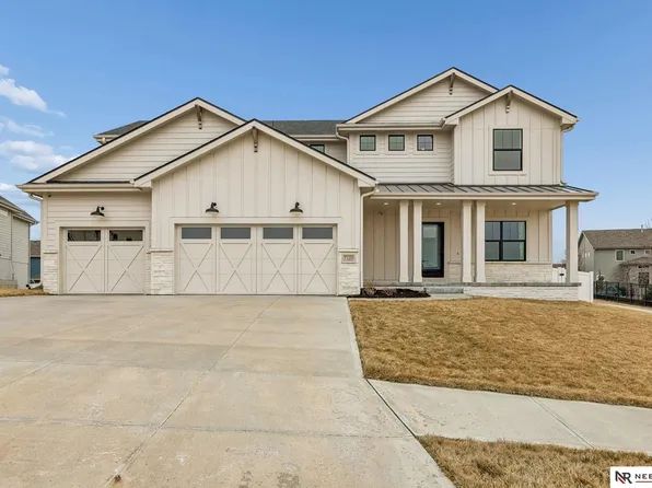 7123 N 172nd St, Bennington, NE 68007