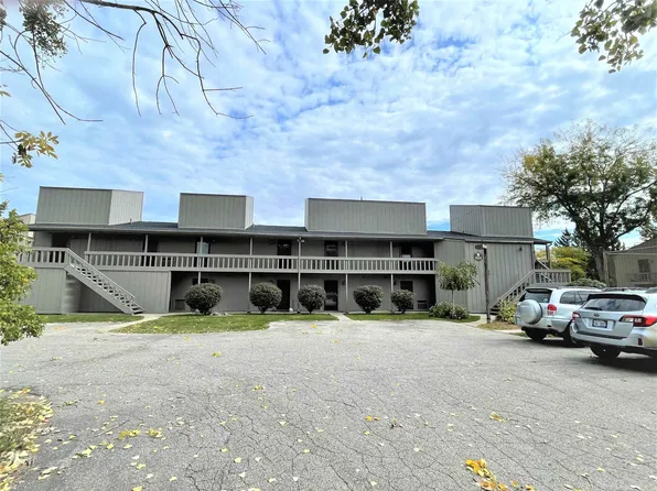 2424 Tennis Ct APT B3, Bay City, MI 48706