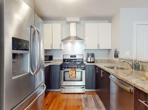 244 Main St APT 3, Medford, MA 02155
