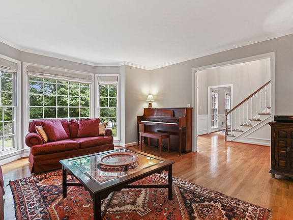 4th image of 4515 Dartmoor Dr NE