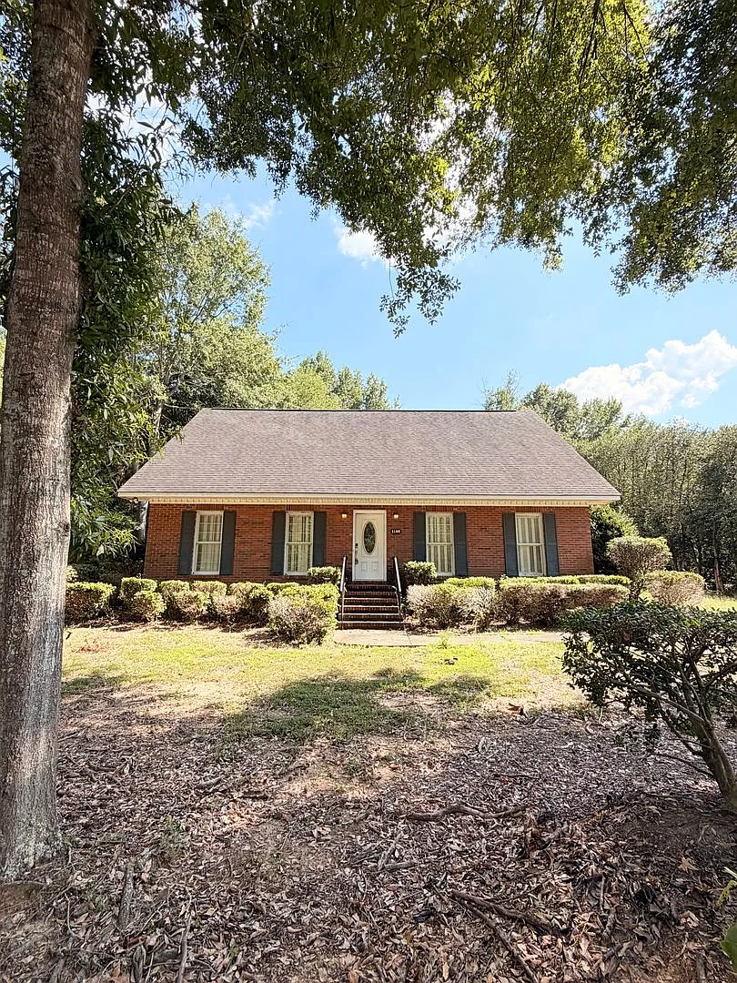 Residential Home on East University Drive!! — Photo 1
