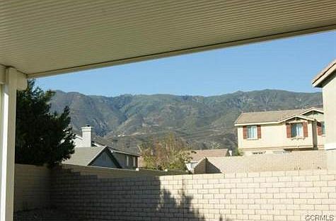 Beautiful Mountain Views. Maintenance Free Block Walls.