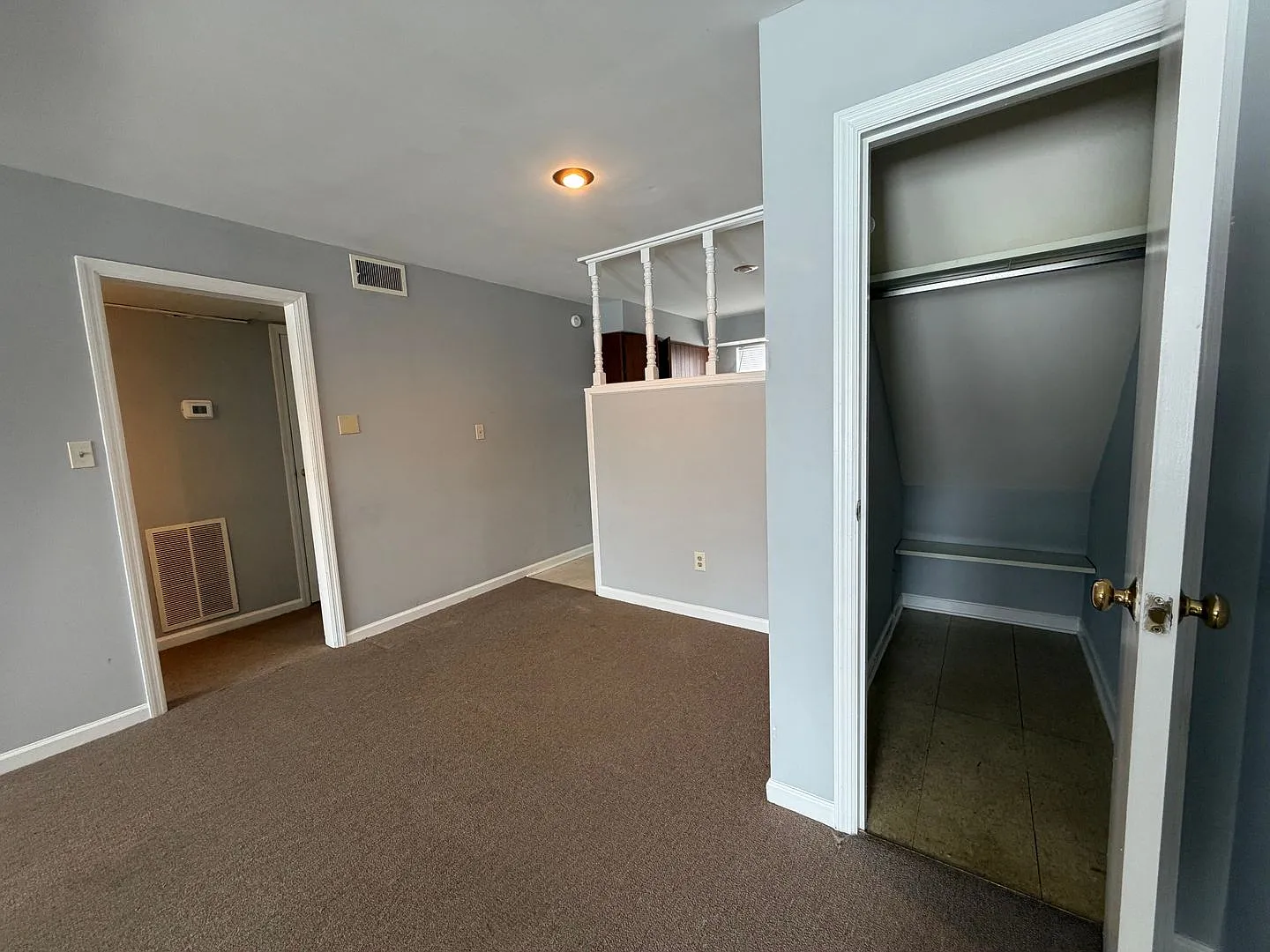 341 Burns Ave — Photo 2