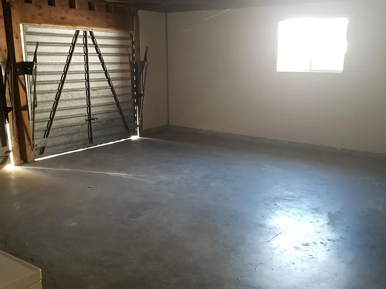 687 W Donna Dr — Photo 30