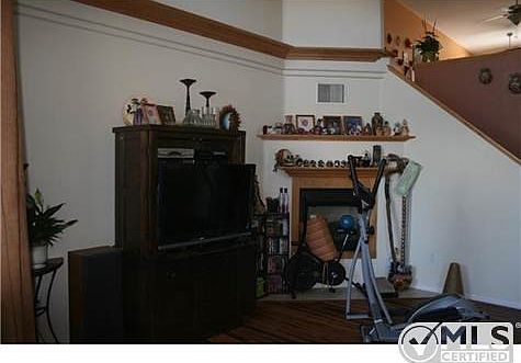 3rd image of 317 Kentucky Ave