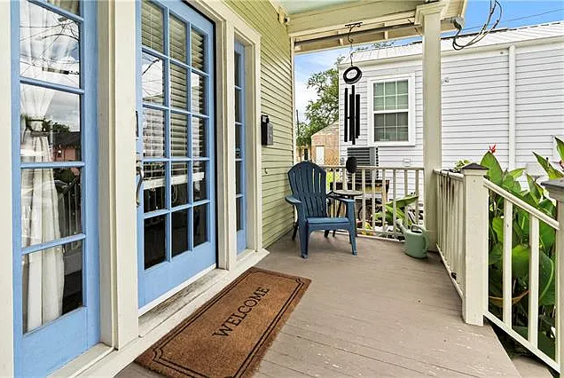 617 Forstall St — Photo 2