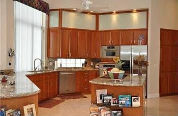 4th image of 780 E Plantation Cir