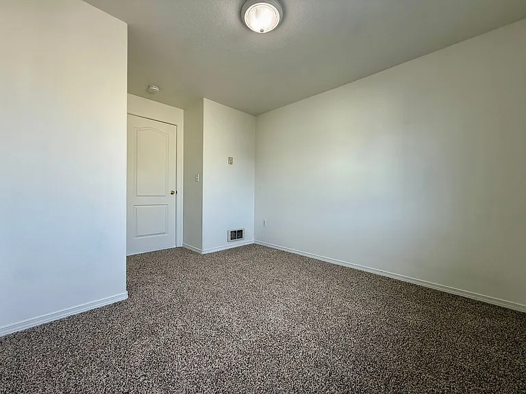 2561 NW Cedar Ave #3 — Photo 14