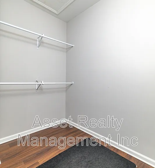 619 Midlake Dr NE — Photo 15