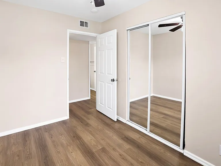 115 Harcourt Ave — Photo 15