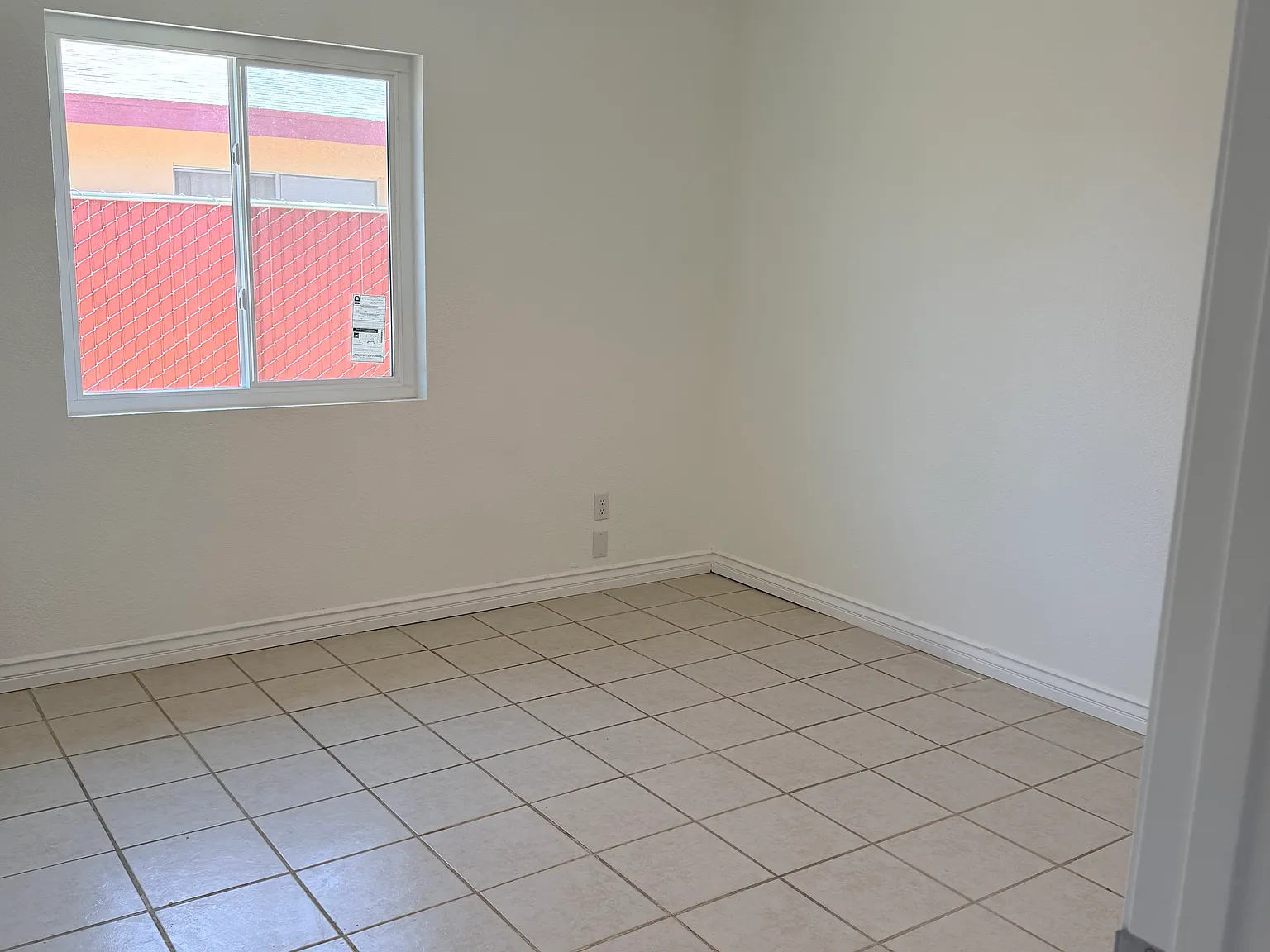 3 bed, 1188 sqft, $1,700 — Photo 2