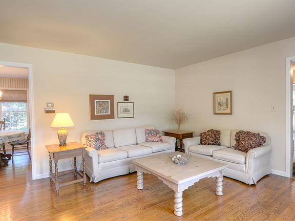 3rd image of 333 S Royal Ct