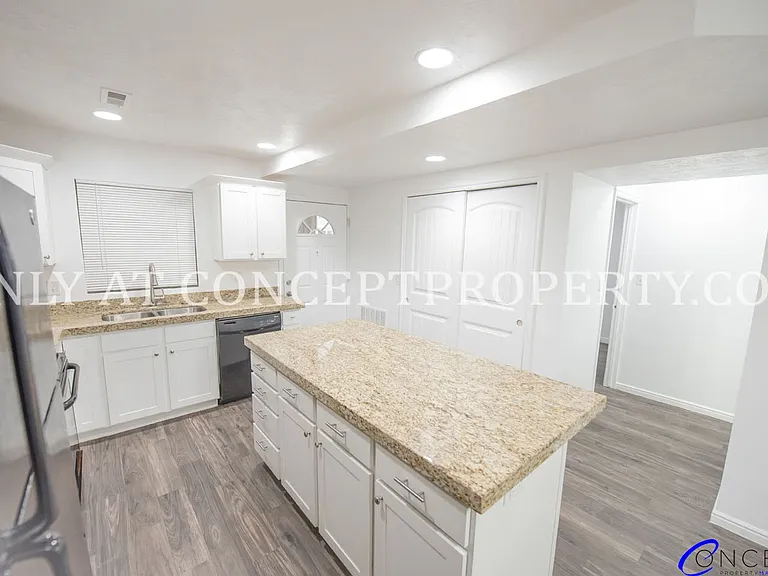 Foothill Terrace — Photo 284