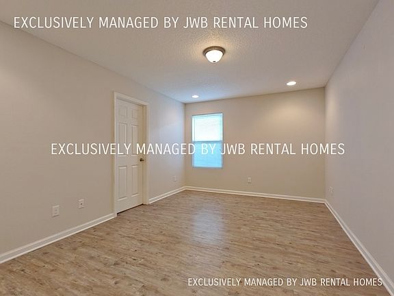 5th image of 8133 Hewitt St