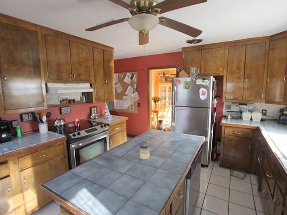 3rd image of 21 Meadow Ln