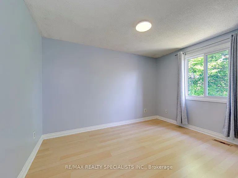 93 Hansen Rd N #100 — Photo 24