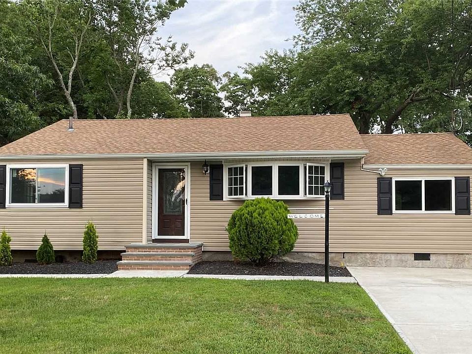 1st image of 21 Sarah Dr
