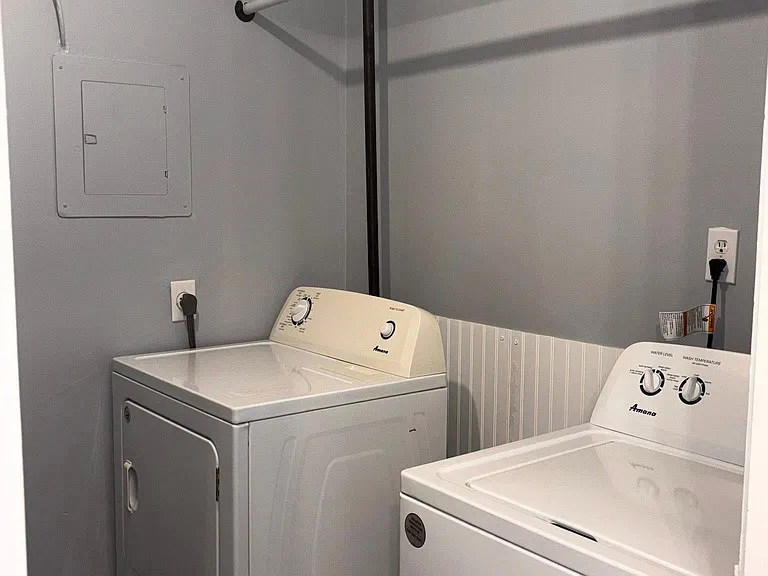 335 N Sycamore Dr — Photo 11