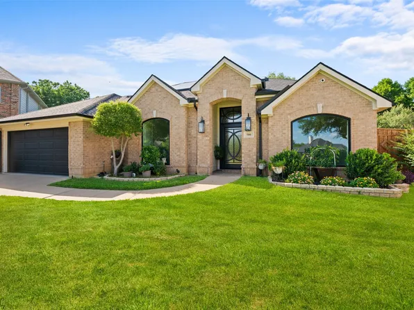 506 Moorgate Ct, Grand Prairie, TX 75052