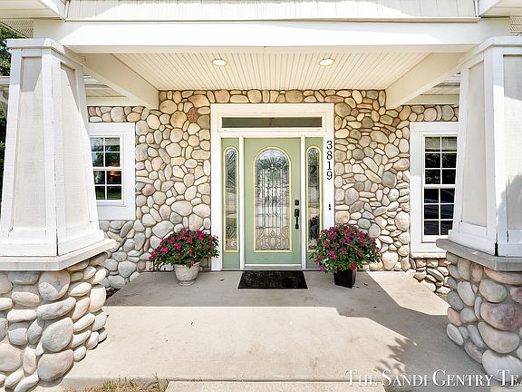 5th image of 3819 Acadia Dr