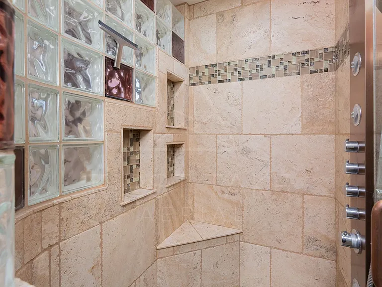 4325 Mendocino Ln — Photo 25