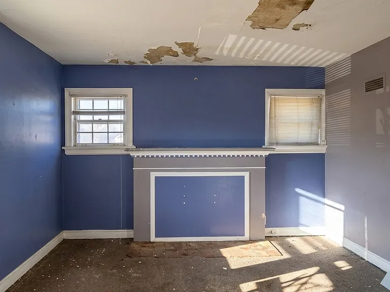 8214 Pelham Ave — Photo 4