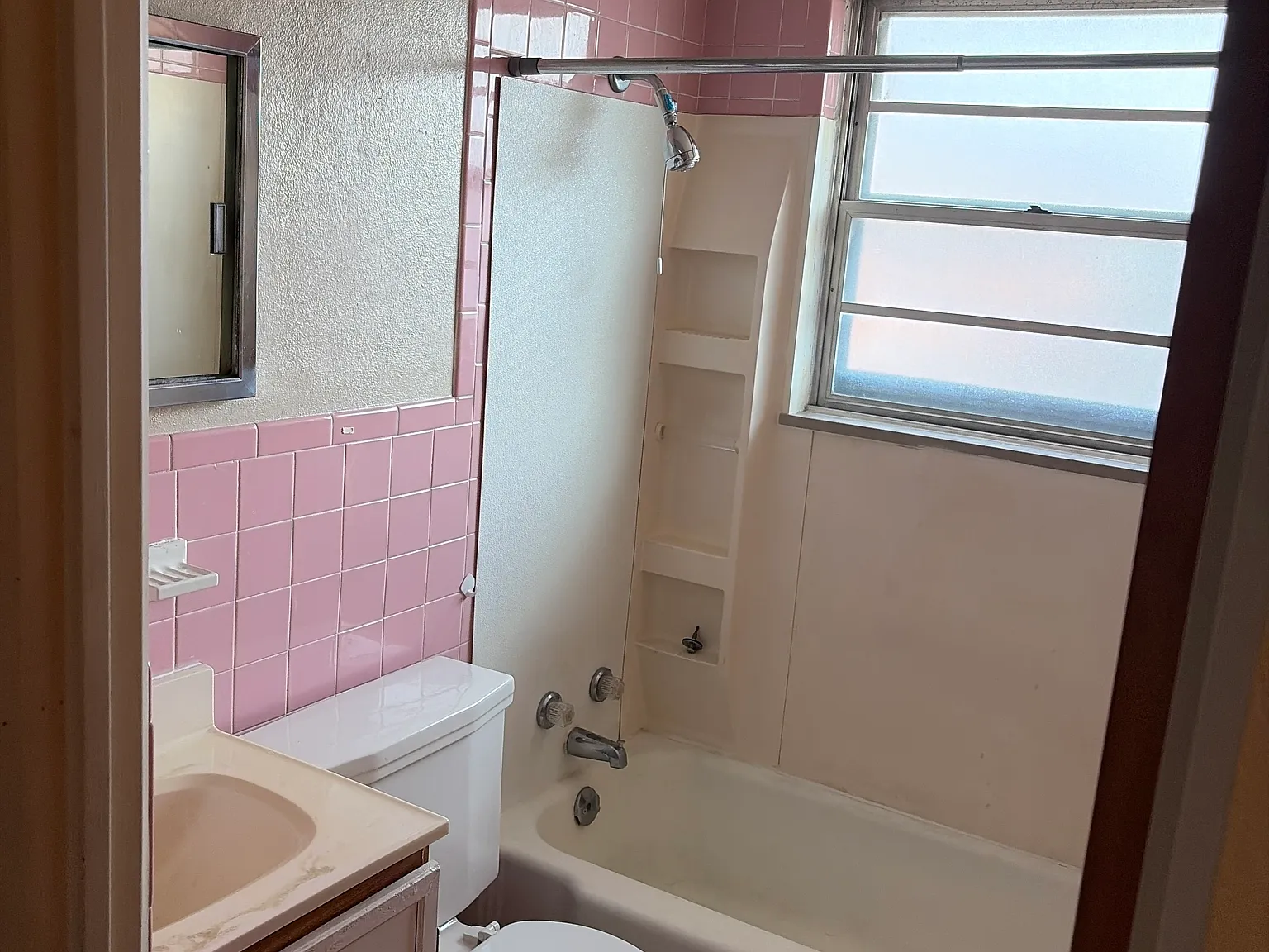 2 bed, 800 sqft, $750 — Photo 4