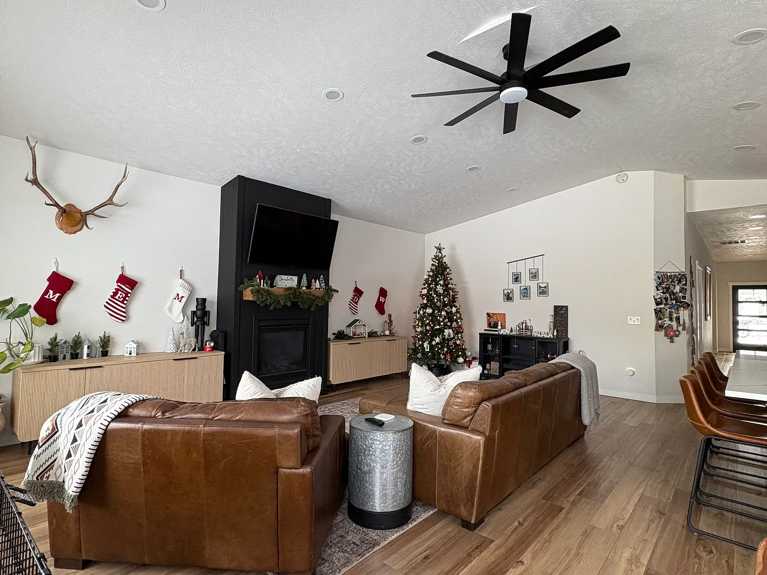 4 bed, 1974 sqft, $3,150 — Photo 4