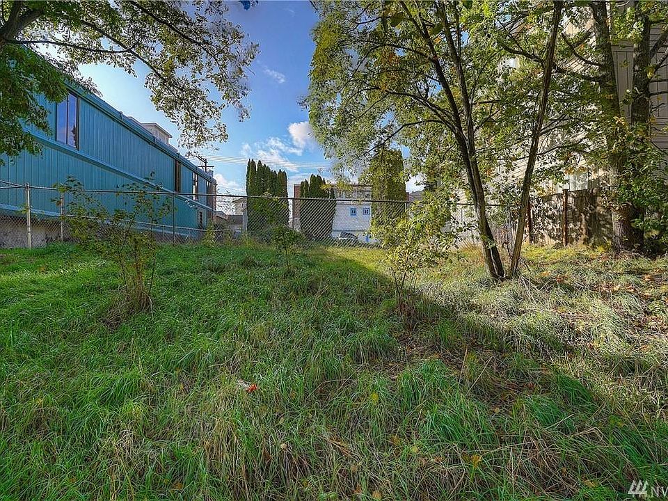 1st image of 810 Yakima Ave