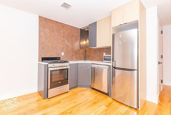 2nd image of 232 Quincy St #5G