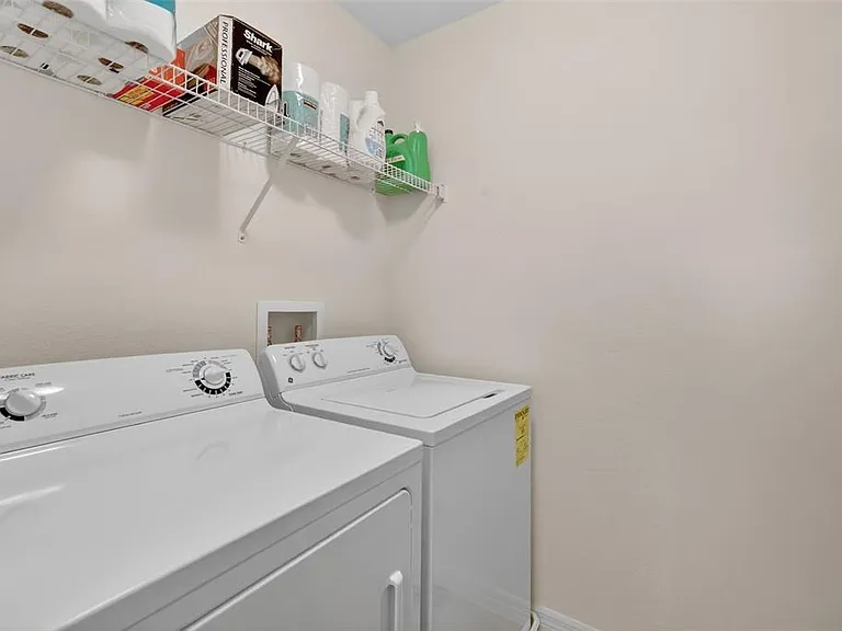 1323 Priory Cir — Photo 33