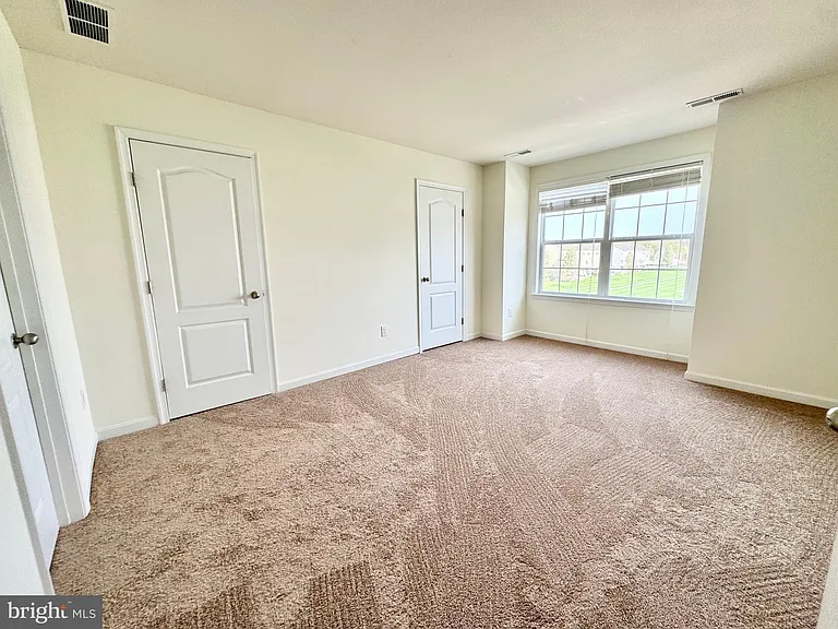 56 Nicholas Dr — Photo 11