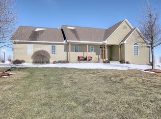 27914 Chestnut Rd, Treynor, IA 51575