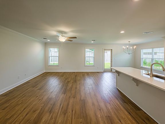 5th image of 628 Whitetail Ln