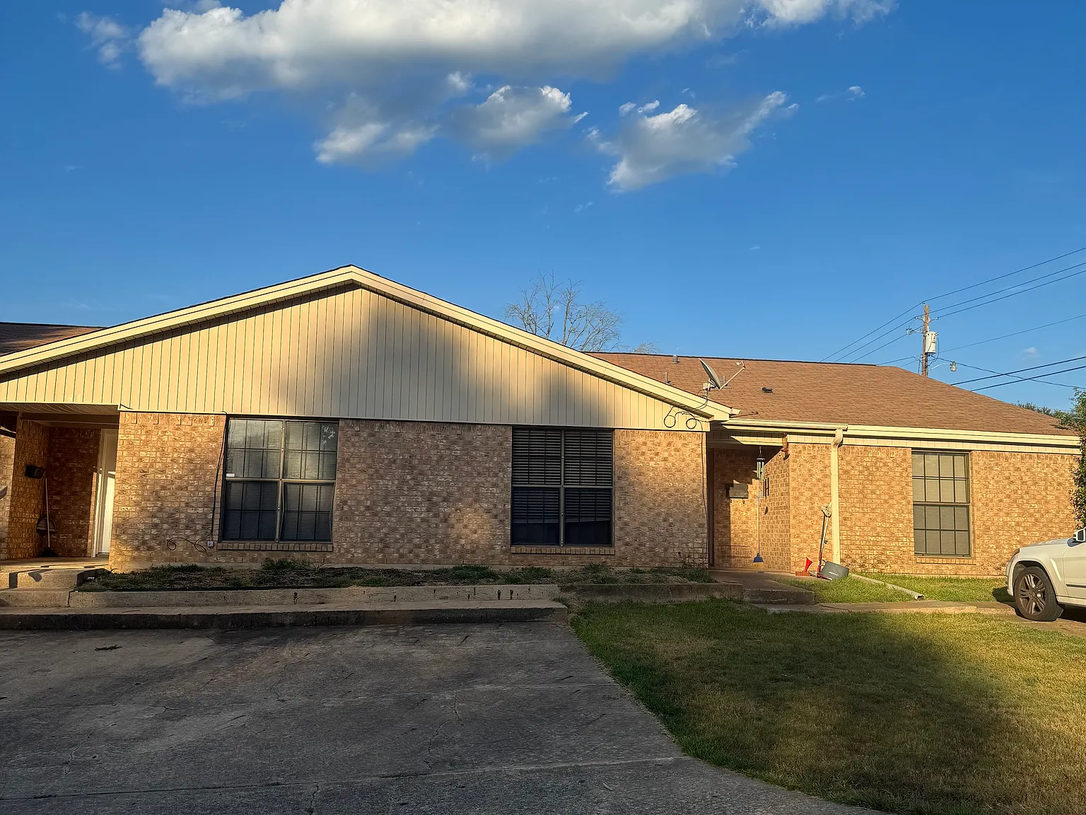 2 bed, $975 — Photo 1