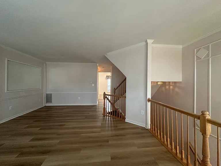 8359 Regal Oak Ct — Photo 9