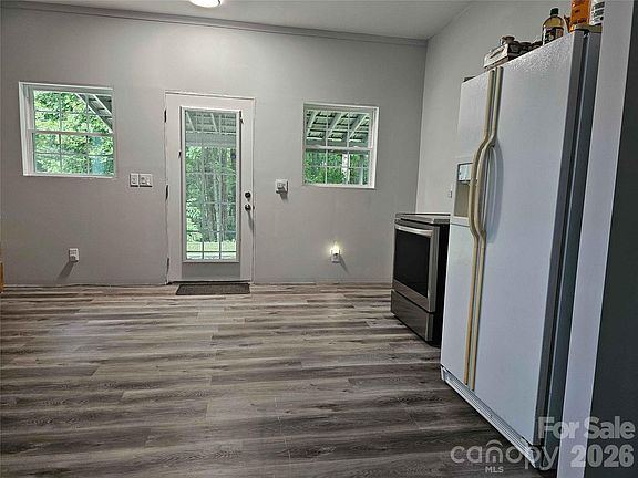5th image of 669 Old Lowgap Rd