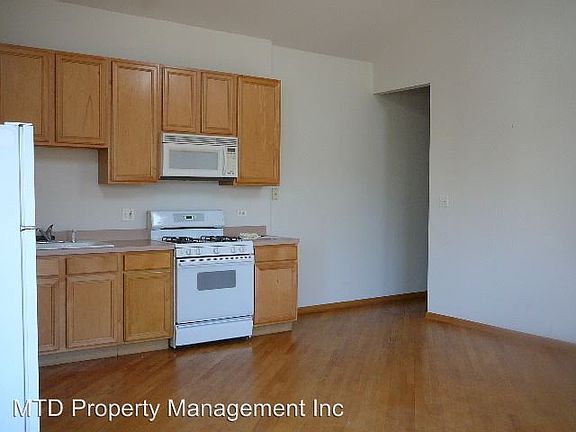 3rd image of 1448 W Chicago Ave APT 4W