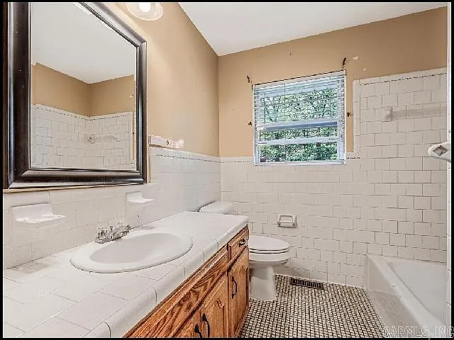 1800 Northwood Rd — Photo 12