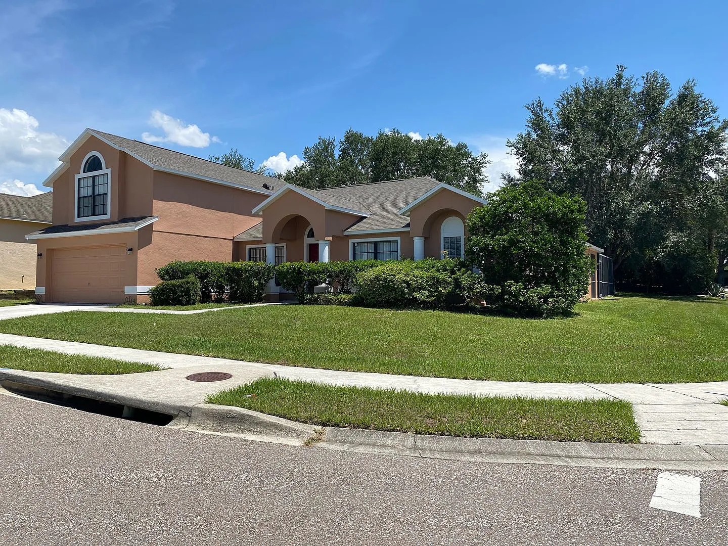 Beautiful Pool Home for Rent — Photo 1
