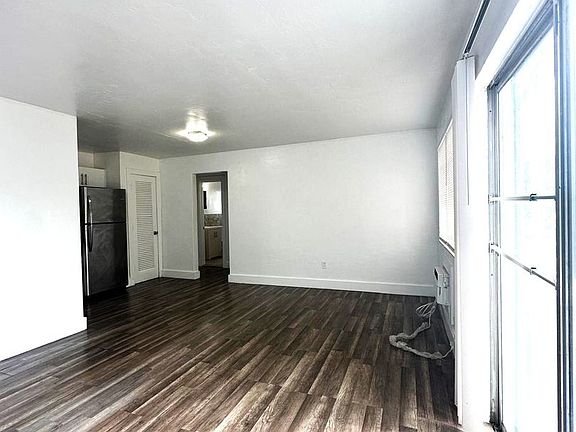 3rd image of 16890 NE 21st Ave APT 8