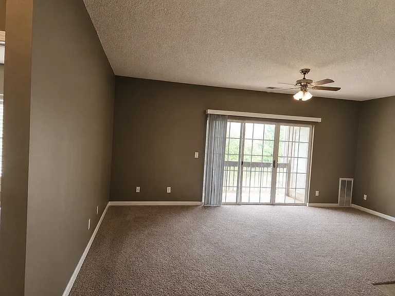 190 Wexford Dr #202 — Photo 5