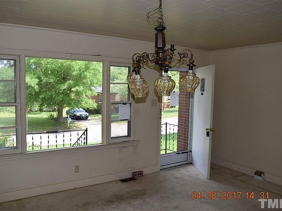 3rd image of 103 Warren Ave