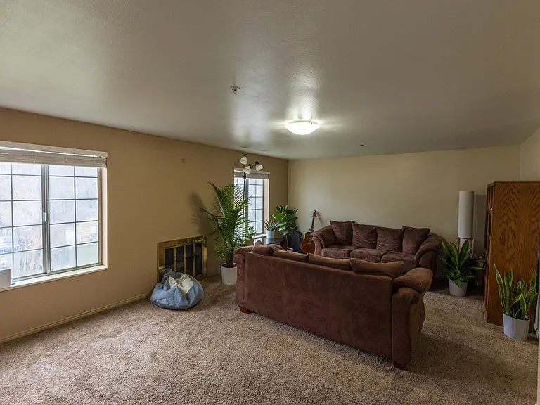 642 N 200 E #210 — Photo 2